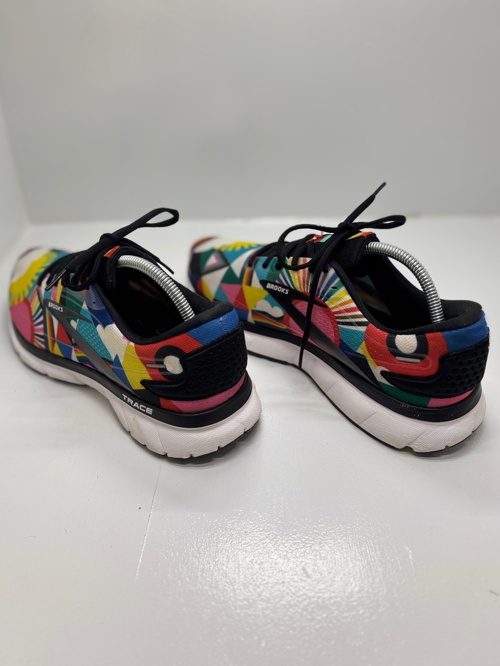 Brooks Trace 2 x Lisa Congdon Pride Running Shoes Men's 11 Multicolor Sneakers - Picture 8 of 15